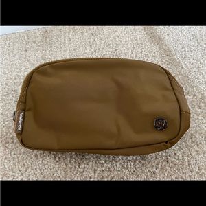 BNWT Lululemon Everywhere Belt Bag - Burnt Caramel